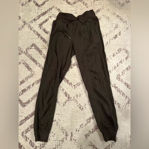 LULULEMON VINTAGE GREEN JOGGERS SIZE 2